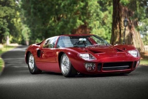 a red ford gt40