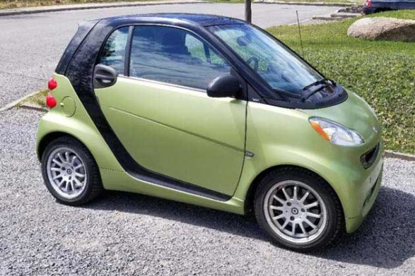 a lime green smart fortwo