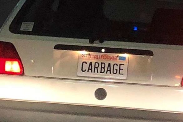 a car with a license plate that says carbage