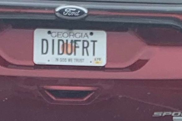 a license plate that says DID U FRT
