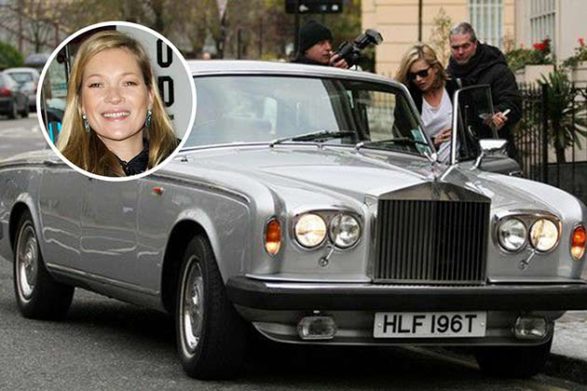 kate moss getting into her silver car