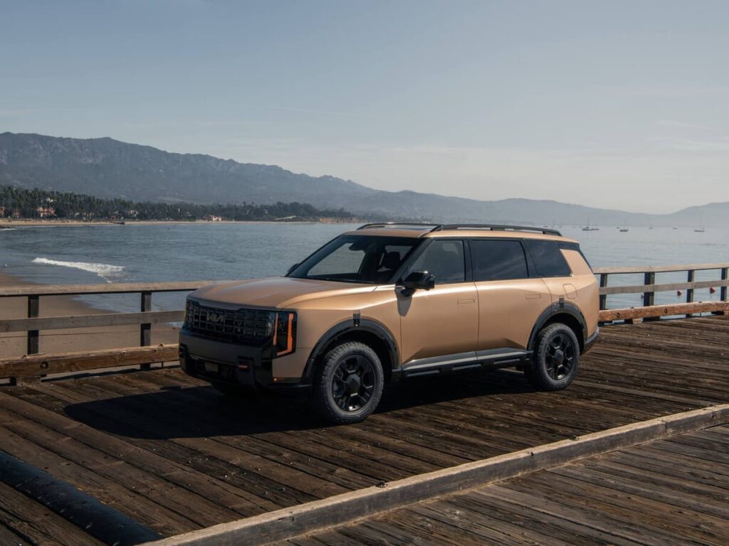 the newly redesigned second generation 2027 kia telluride